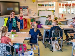 Melihat Dampak Positif Larangan HP di Sekolah-sekolah Belanda bagi Para Murid