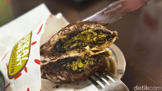 Cicip Salt Bread hingga Dubai Chewy Mochibun dari Kafe Viral di 'Kokas'