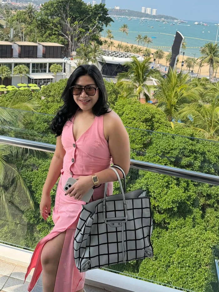 Boiyen liburan bareng Anwar BAB ke Thailand.