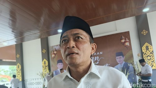 Bupati Lombok Tengah, Lalu Pathul Bahri, saat ditemui awak media belum lama ini. Foto: (Edi Suryansyah/detikBali)