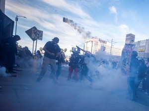Trump Didemo di Berbagai Kota AS, Aksi di LA Diwarnai Gas Air Mata