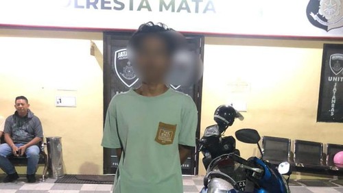 Pemuda asal Lombok Tengah ditangkap setelah mencuri motor di Mataram, NTB, Jumat (29/3/2026). (Foto; Polresta Mataram).