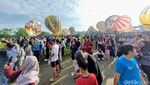 Foto: Warna-Warni Festival Balon Udara di Langit Ponorogo