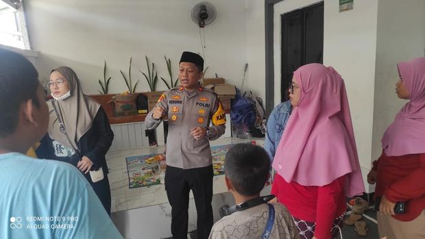  Polisi lakukan pengamanan demo warga korban investasi bodong