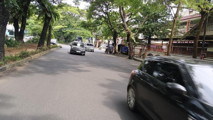 Pemprov Sulsel segera perbaiki Jalan Aroepala setelah Jalan Hertasning. Proyek ini bagian dari anggaran Rp 2,5 triliun untuk infrastruktur 2025-2027.