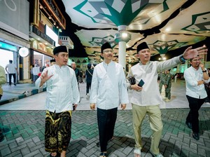 Ke Pasuruan, Gus Ipul Nikmati Indahnya Malam di Bawah Payung Madinah