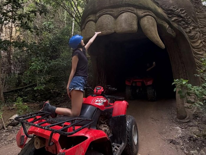 Lisa BLACKPINK Liburan di Bali