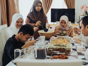 Video Perbedaan Sunah Makan-Minum Sebelum Salat Idulfitri & Iduladha