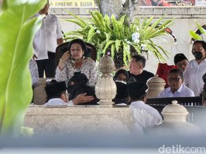 Momen Megawati Ziarah di Makam Ayahnya Bung Karno Kota Blitar