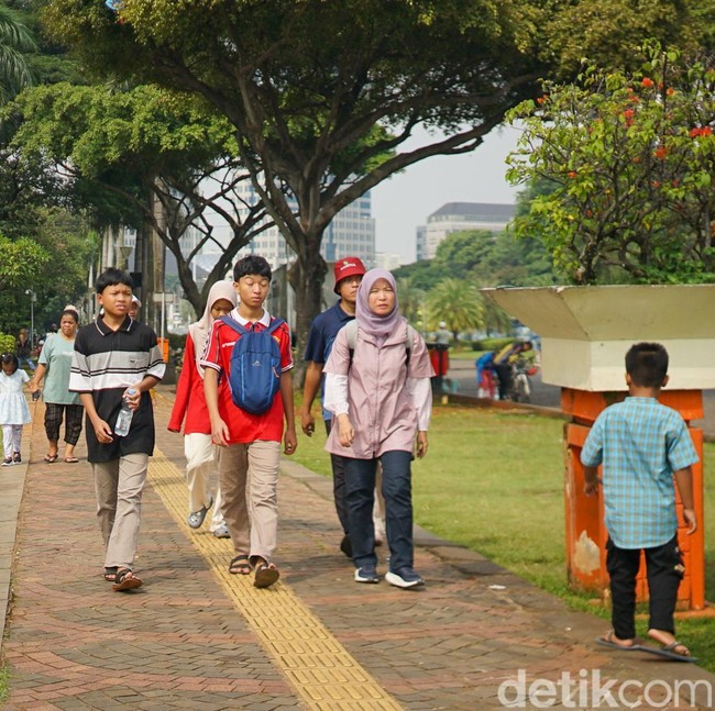Monas Masih Menjadi Pilihan, Warga Habiskan Libur Pasca Lebaran