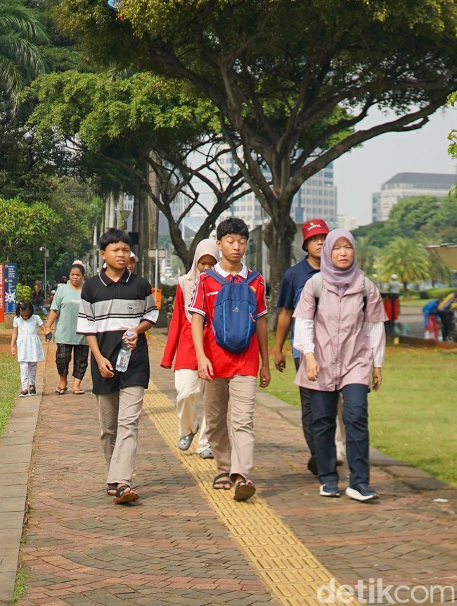 Monas Masih Menjadi Pilihan, Warga Habiskan Libur Pasca Lebaran