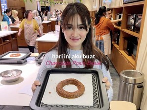 Cantiknya Prinsa Mandagie saat Jajan Matcha Latte hingga Tiramisu