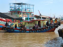 Video: Warga Juwana di Pati Gelar Sedekah Laut, Larung Kepala Kerbau-Kambing
