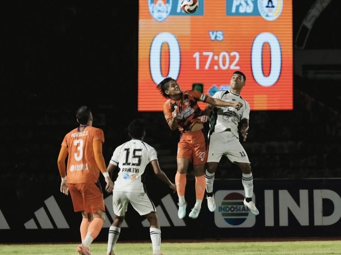 Laga Kendal Tornado FC vs PSS Sleman di Stadion Sriwedari, Solo, Minggu (29/3/2026).