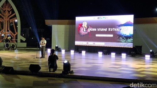 Direktur Pemanfaatan Jasa Lingkungan pada Ditjen KSDAE, Nunu Anugerah, dalam acara Rinjani Begawe Festival di Teras Udayana, Mataram, NTB, Sabtu malam (28/3/2026).