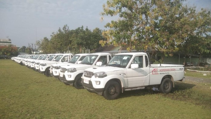Sebanyak 55 unit mobil pick-up operasional 4x4 dari PT Agrinas Pangan Nusantara (Persero) sampai ke Markas Kodim 0812 Lamongan