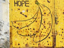 Seniman Ini Ubah Bekas Luka Perang Jadi Seni Jalanan