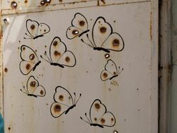 Seniman Ini Ubah Bekas Luka Perang Jadi Seni Jalanan