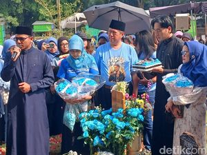 Harry Kiss di Makam: Vidi, Hari Ini Kamu Ulang Tahun dan Banyak yang Datang