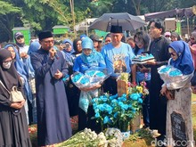 Vidi Aldiano Ultah, Vidies Ziarah-Doakan Sheila Dara