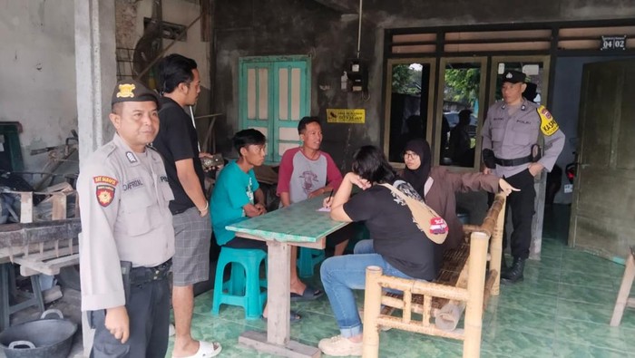 Polisi saat mendatangi lokasi kejadian diduga klitih di Banteran, Donoharjo, Ngaglik, Sleman. Foto diunggah Minggu (29/3/2026).