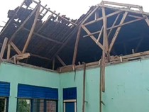 Duka Hari Pertama Sekolah, Atap SMPN 3 Banjarsari Ciamis Ambruk