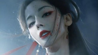 Foto Dilraba Dilmurat Jadi Hantu dalam Drama Terbaru 'Love Beyond the Grave'