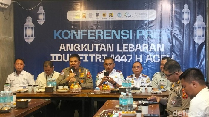 Dirlantas Polda Aceh Kombes Deden Supriyatna Imhar.
