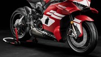 Superleggera V4 Centenario diproduksi sangat terbatas, hanya 600 unit di seluruh dunia. Rinciannya, 500 unit untuk versi standar Centenario dan 100 unit versi Tricolore yang terinspirasi warna bendera Italia. Secara global, motor ini dibanderol mulai 150.000 euro atau setara Rp 2,9 miliar. Foto: Dok. Ducati