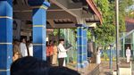 Hari Pertama Masuk Sekolah, Mendikdasmen Pimpin Upacara di SMPN 2 Depok