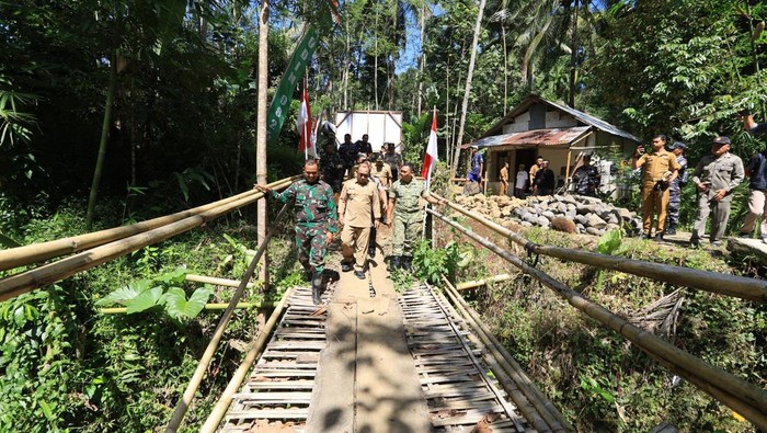 Pembangunan jembatan gantung perintis garuda di Banyuwangi dikebut