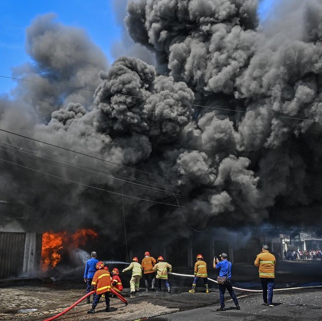 Lima Ruko di Mataram Terbakar, Diduga Korsleting Listrik