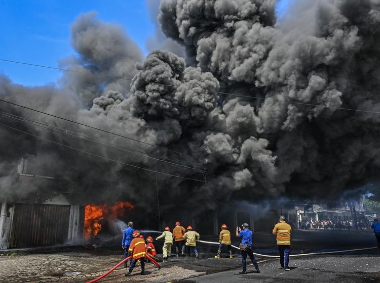 Lima Ruko di Mataram Terbakar, Diduga Korsleting Listrik