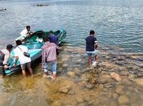 Perahu Wisata di Danau Kerinci Tabrak Karang, Satu Penumpang Luka