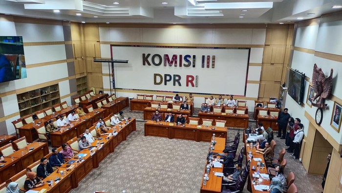 Komisi III DPR Rapat soal musala di perumahan Bekasi dengan pengembang dan warga