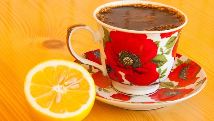 Racikan kopi campur lemon