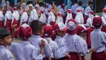 Libur Usai, Siswa-siswi Kembali ke Bangku Sekolah