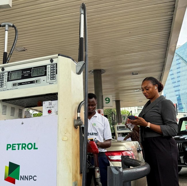 Lonjakan Harga Bensin Guncang Aktivitas Ekonomi Nigeria