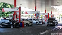 Tingginya kebutuhan BBM seiring dengan meningkatnya aktivitas perjalanan masyarakat, baik untuk mudik maupun arus balik ke kota.