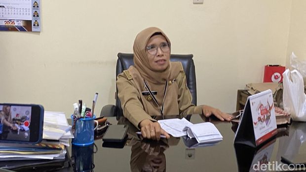 Lurah Lempongsari Lurah Lempongsari, Tin Subekti di Kantor Kelurahan Lempongsari, Kecamatan Gajahmungkur, Kota Semarang, Senin (30/3/2026).