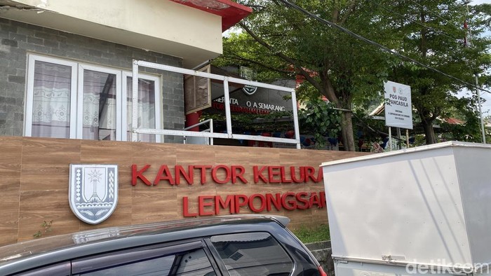 Mediasi pihak SPPG Lempongsari dengan Posyandu, sekolah, dan lurah di Kantor Kelurahan Lempongsari, Kecamatan Gajahmungkur, Kota Semarang, Senin (30/3/2026).