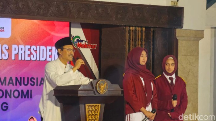 Menteri Sosial Saifullah Jusuf dalam kunjungan kerja di Kabupaten Malang