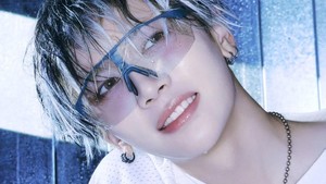 Siapa yang udah ngebiasin Lynnlynn sejak masih di Boys II Planet? Makin jatuh cinta banget gak sih ngeliat foto ini? (Foto: dok. ONECEAD)