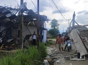 Angin Kencang Landa Pacet Bandung, Belasan Rumah Rusak