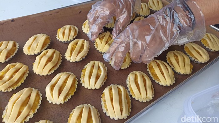 Pie nanas, oleh-oleh khas Kota Blitar.
