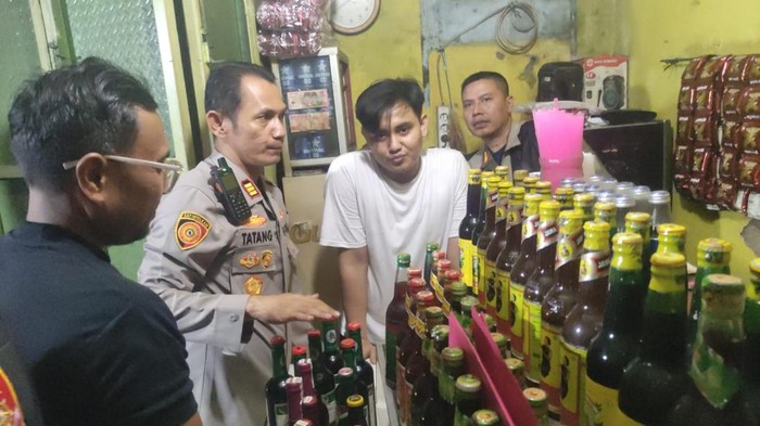 Polres Serang razia warung jamu
