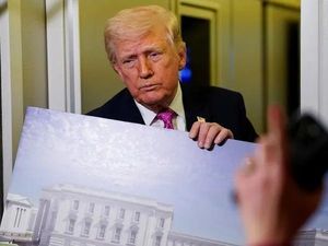 Video Reaksi Trump soal Pembangunan Ballroom Gedung Putih Diminta Disetop