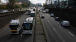 Protes BBM Mahal, Truk dan Bus Melaju Lambat di Paris