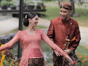 Sheila Dara Kenang 11 Tahun Bersama di Hari Ultah Vidi Aldiano