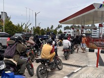 Antrean BBM di Sejumlah SPBU Sulsel Mulai Mengular di Mana-mana